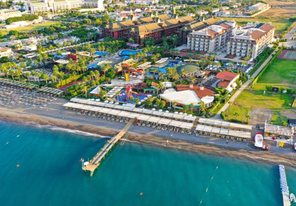 Ранни записвания през май на първа линия в Crystal Family Resort And Spa 5*, Белек, Турция! Самолетен билет от София + 7 Ultra All Inclusive нощувки на човек, снимка 2