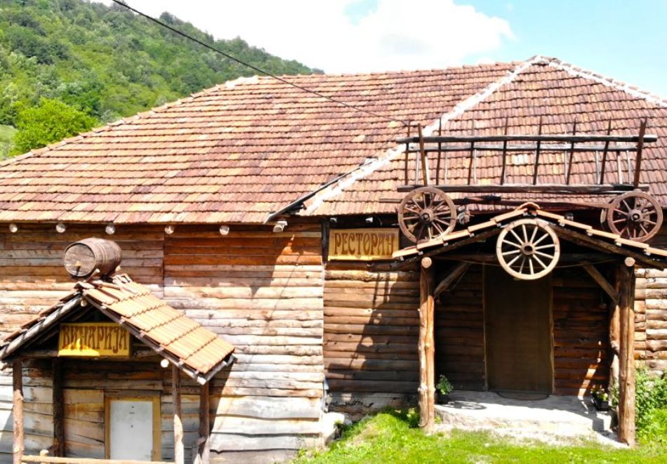 Свети Валентин в Етно село Стара Планина, Сърбия! Транспорт + 1 нощувка на човек със закуска и вечеря с жива музика и напитки без лимит + посещение на Пирот, Цариброд и Темски манастир, снимка 5