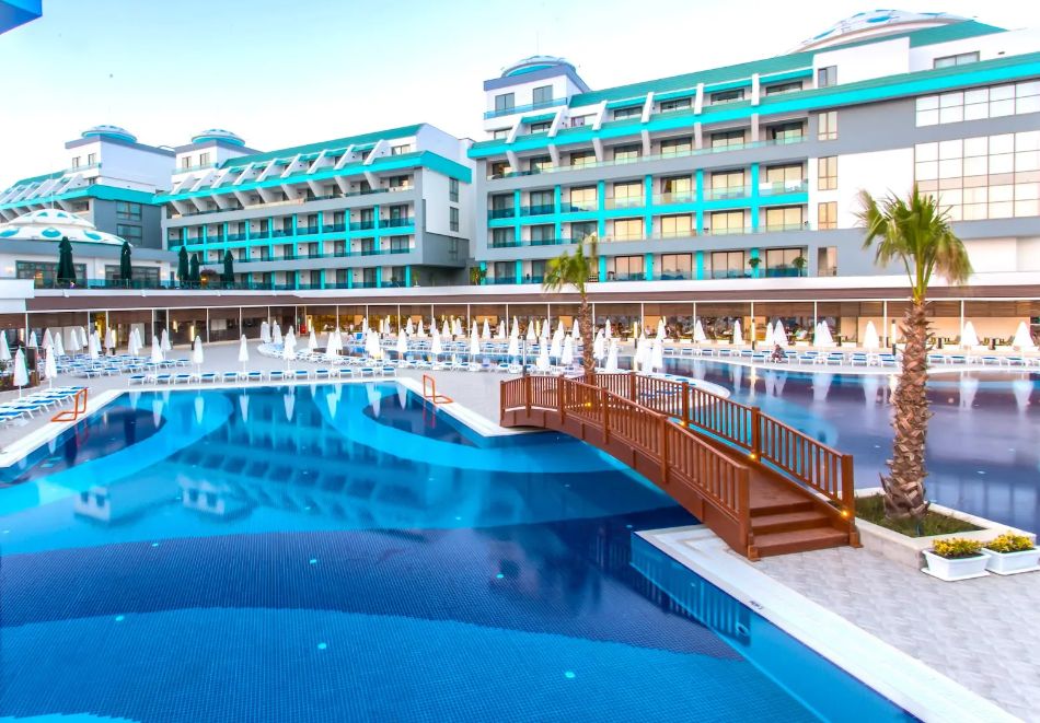 Ранни записвания на първа линия в Sensitive Premium Resort and SPA 5*, Белек, Турция! Самолетен билет от София + 7 нощувки на човек на база Ultra All Inclusive, снимка 2