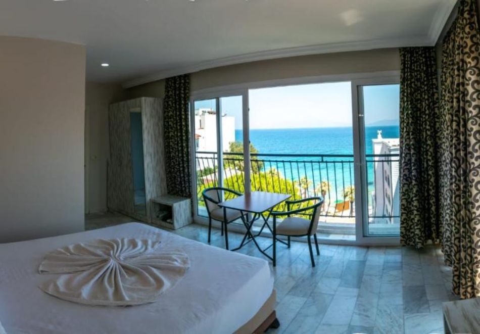 Ранни записвания на 100м. от плажа в Кушадасъ, Турция! Автобусен транспорт + 7 нощувки със закуски и вечери на човек в хотел Melike, снимка 3