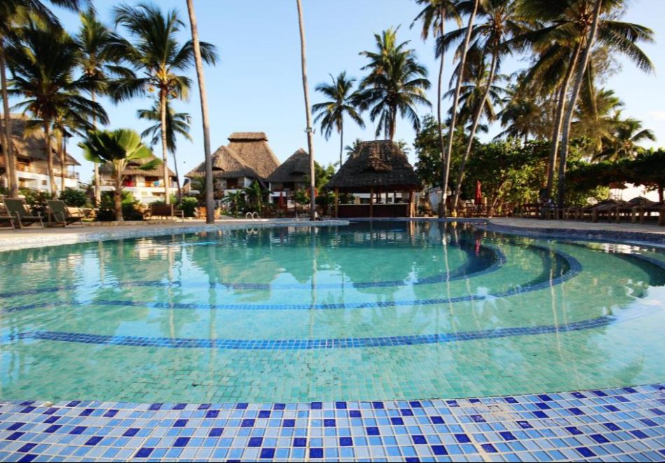 На първа линия в PARADISE BEACH RESORT 4*, Занзибар: Самолетен билет от София + 7 нощувки на човек със закуски и вечери или закуски, обеди и вечери, снимка 4