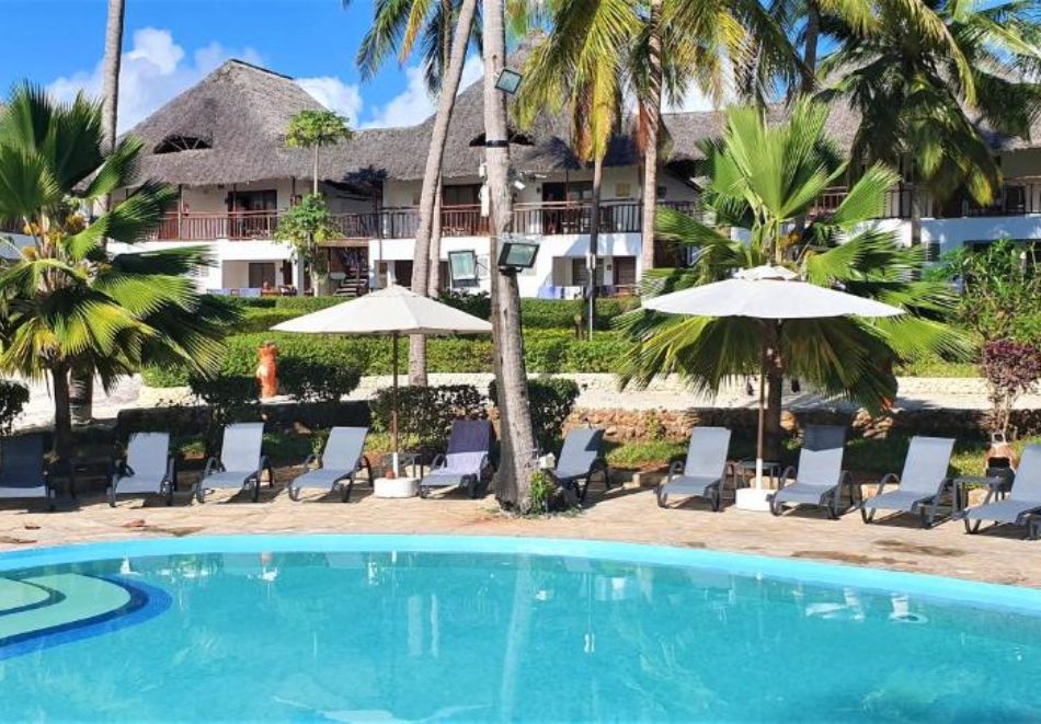 На първа линия в PARADISE BEACH RESORT 4*, Занзибар: Самолетен билет от София + 7 нощувки на човек със закуски и вечери или закуски, обеди и вечери, снимка 3