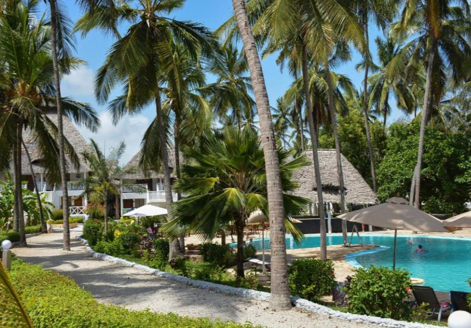 На първа линия в PARADISE BEACH RESORT 4*, Занзибар: Самолетен билет от София + 7 нощувки на човек със закуски и вечери или закуски, обеди и вечери, снимка 6