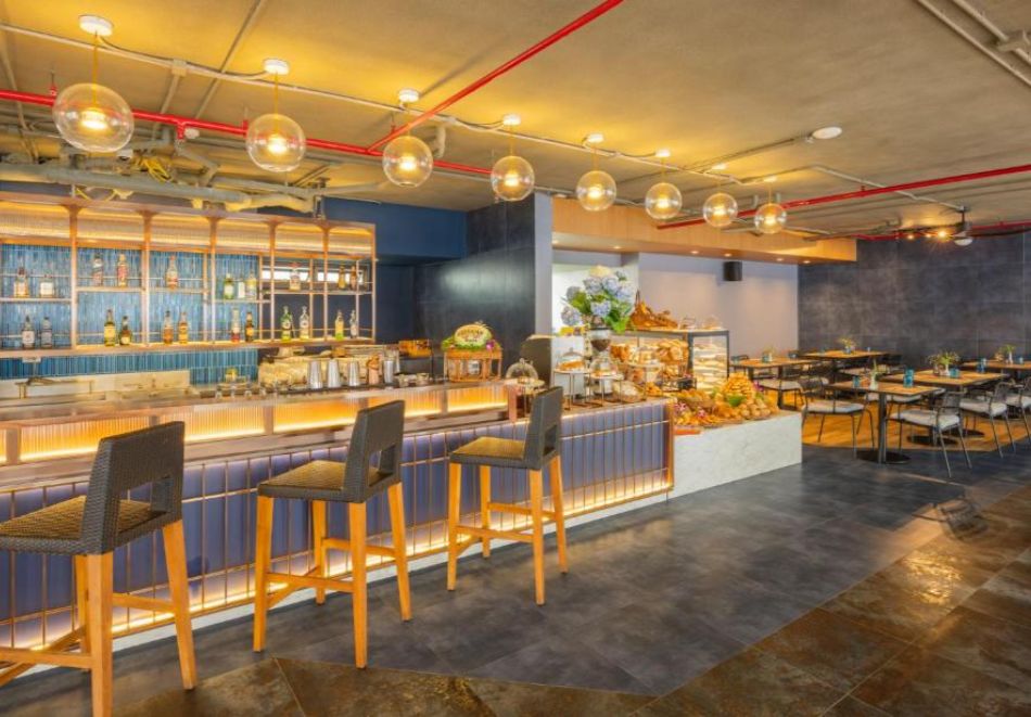 Почивка на о-в Пукет: Полет от София + 8 нощувки на човек със закуски в Deveena Plaza Patong 4*, снимка 8