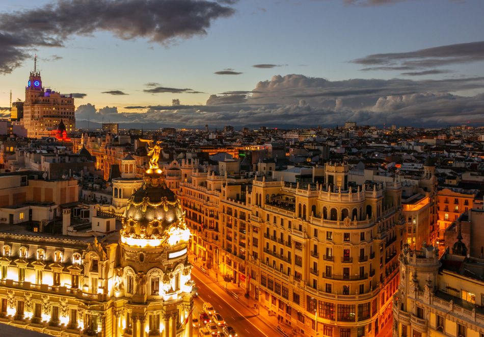 Класически обиколен тур на Испания: Самолетен билет от Варна + 7 нощувки на човек със закуски + обиколка на Барселона, Мадрид и Валенсия, снимка 4