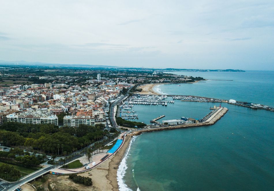 Класически обиколен тур на Испания: Самолетен билет от Варна + 7 нощувки на човек със закуски + обиколка на Барселона, Мадрид и Валенсия, снимка 6