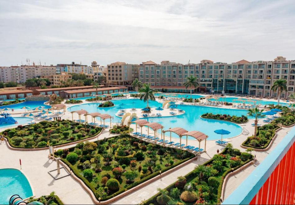 Ранни записвания на първа линия в Хургада, Египет: Полет от София + 7 нощувки на човек на база All Inclusive в Sunrise Solara Aqua Park Resort 4*, снимка 3