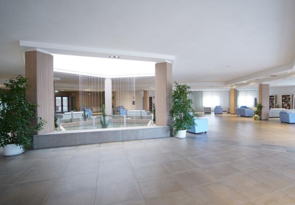 Почивка в Пулия, Италия + обиколка на Бари: Полет от София + 7 нощувки на човек със закуски и вечери в Danaide Resort 4* + собствен плаж, снимка 8