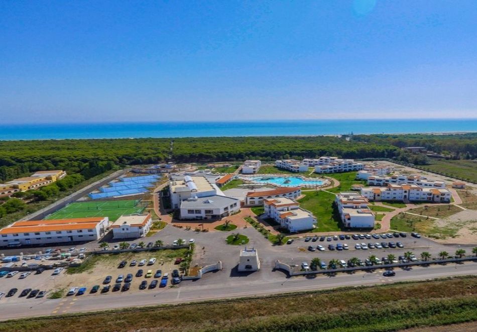 Почивка в Пулия, Италия + обиколка на Бари: Полет от София + 7 нощувки на човек със закуски и вечери в Danaide Resort 4* + собствен плаж, снимка 2