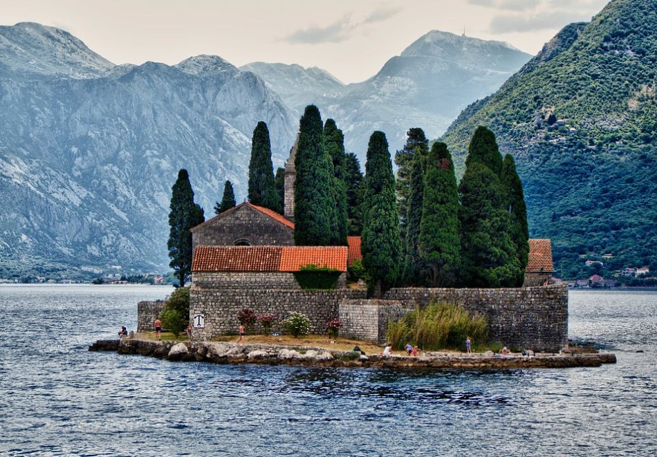 Екскурзия до Загреб, Плитвички езера, Трогир, Сплит, Дубровник, Будва и Котор: Автобусен транспорт + 5 нощувки на човек с 5 закуски и 3 вечери, снимка 6
