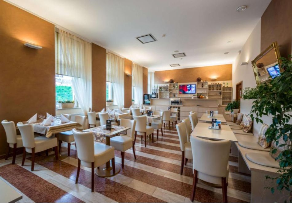 ПРОЛЕТНА ЗЛАТНА ПРАГА: Чартър от София + 3 нощувки на човек със закуски + възможност за допълнителни екскурзии, снимка 8