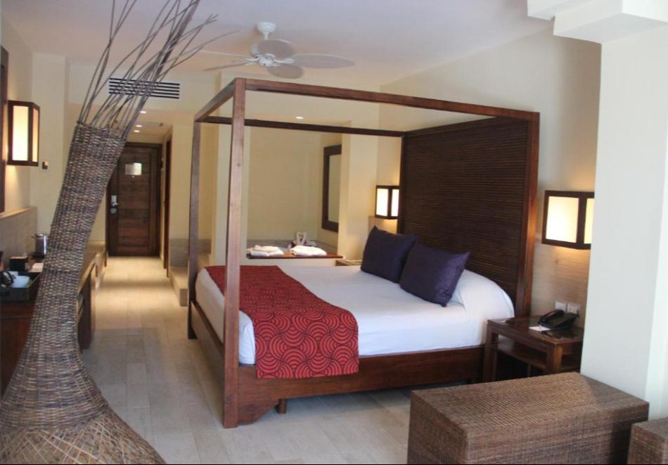 Почивка в Доминикана, Доминиканска република: Чартърен полет от София през Мадрид + 7 нощувки на човек на база All Inclusive в Catalonia Royal Bavaro 5*, снимка 10