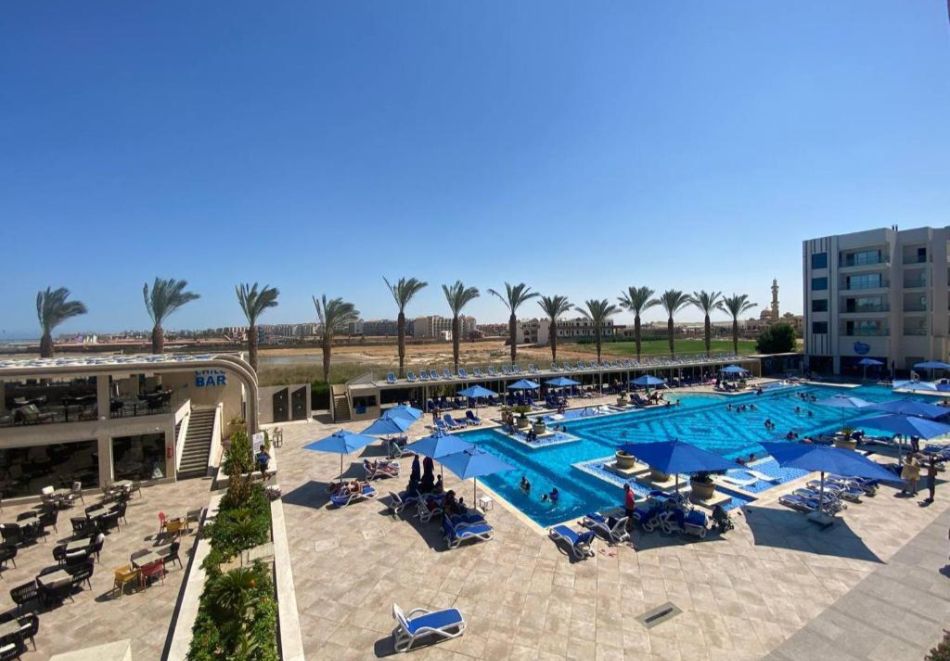 Екскурзия до Кайро и Хургада, Египет: Чартърен полет от София + 6 нощувки на човек на All Inclusive в Bellagio Resort and Spa 5* + 1 нощувка със закуска, обяд, вечеря и посещение на пирамидите, снимка 2