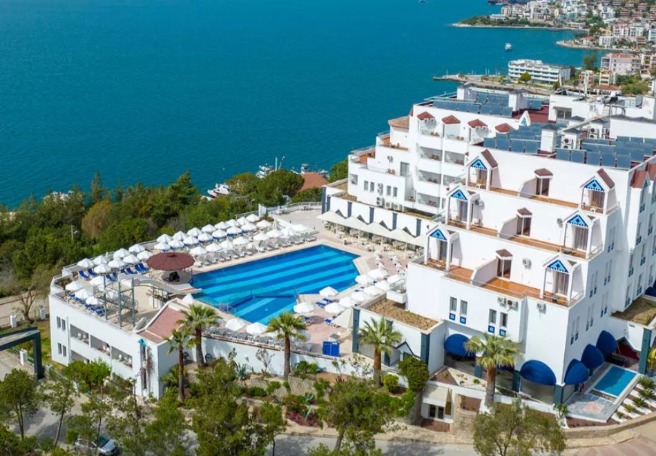 Ранни записвания на 200м. от плажа в Бодрум, Турция: Самолетен билет от София + 7 нощувки на човек на база All Inclusive в Roseira Beach Resort 4*, снимка 2