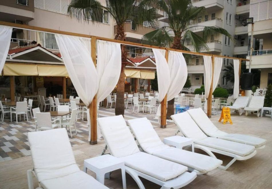 На първа линия в Алания, Турция: Полет от София + 7 All Inclusive нощувки на човек в Bora Bora Butik hotel, снимка 10