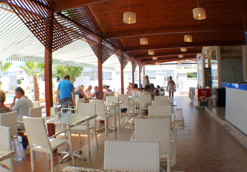 На първа линия в Алания, Турция: Полет от София + 7 All Inclusive нощувки на човек в Bora Bora Butik hotel, снимка 6