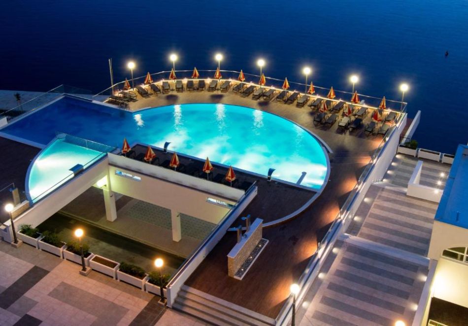 На първа линия в курорта Неум, Босна и Херцеговина: Полет от София + 3 нощувки на човек със закуски и вечери в Hotel Sunce 4* + екскурзия до град Мостар и водопадите Кравиц, снимка 5