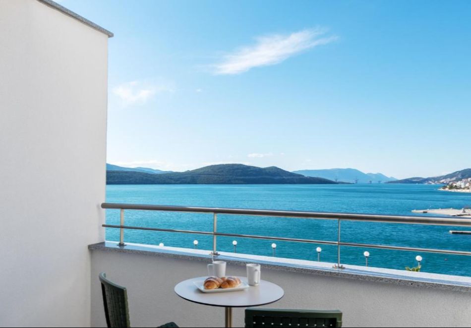 На първа линия в курорта Неум, Босна и Херцеговина: Полет от София + 3 нощувки на човек със закуски и вечери в Hotel Sunce 4* + екскурзия до град Мостар и водопадите Кравиц, снимка 8