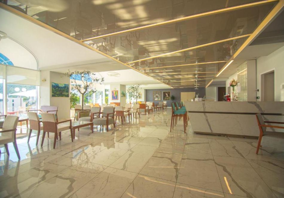 На първа линия в курорта Неум, Босна и Херцеговина: Полет от София + 3 нощувки на човек със закуски и вечери в Hotel Sunce 4* + екскурзия до град Мостар и водопадите Кравиц, снимка 12