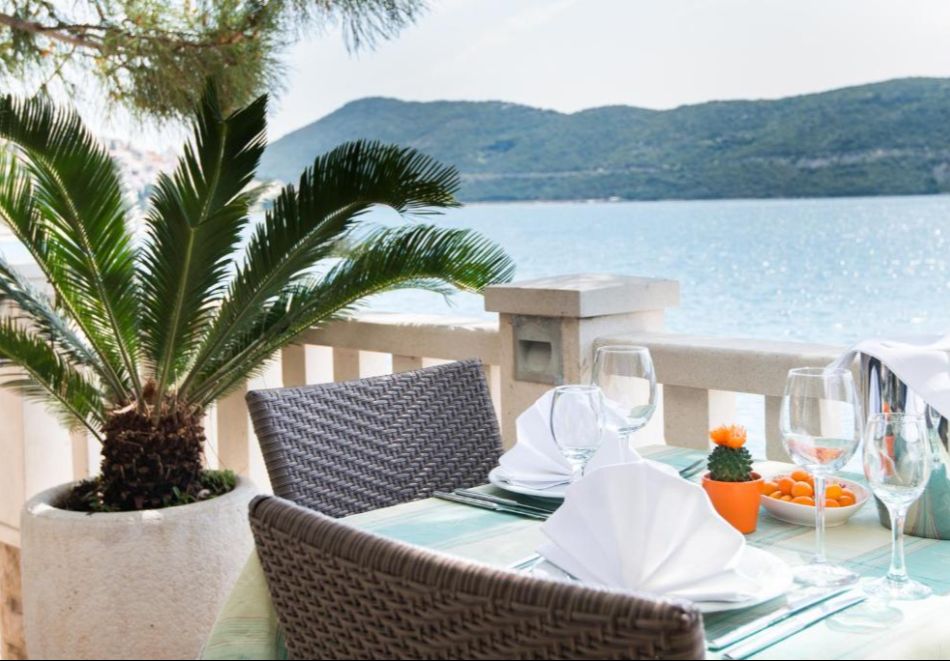 На първа линия в курорта Неум, Босна и Херцеговина: Полет от София + 3 нощувки на човек със закуски и вечери в Nova 4* + екскурзия до град Мостар и водопадите Кравиц, снимка 11