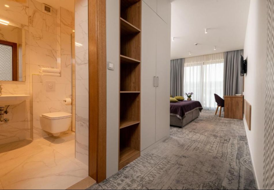 На първа линия в курорта Неум, Босна и Херцеговина: Полет от София + 3 нощувки на човек със закуски и вечери в Nova 4* + екскурзия до град Мостар и водопадите Кравиц, снимка 8