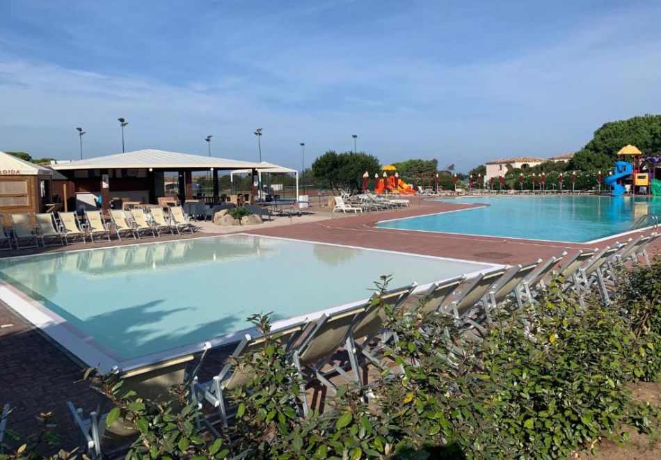 Ранни записвания за почивка в Сардиния, Италия: Самолетен билет от София + 7 нощувки на човек със закуски и вечери в Club Esse Gallura Beach, снимка 3