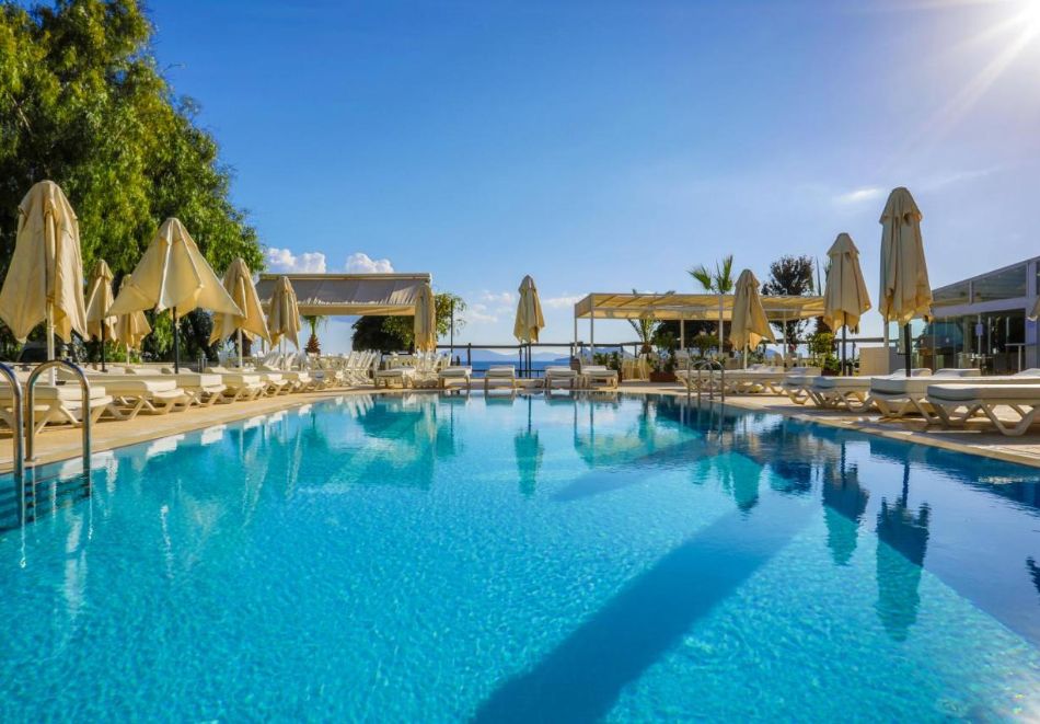 Почивка на първа линия в Тургутрейс, Турция: Чартърен полет от София + 7 нощувки на човек на база All Inclusive в DRAGUT POINT NORTH, снимка 2