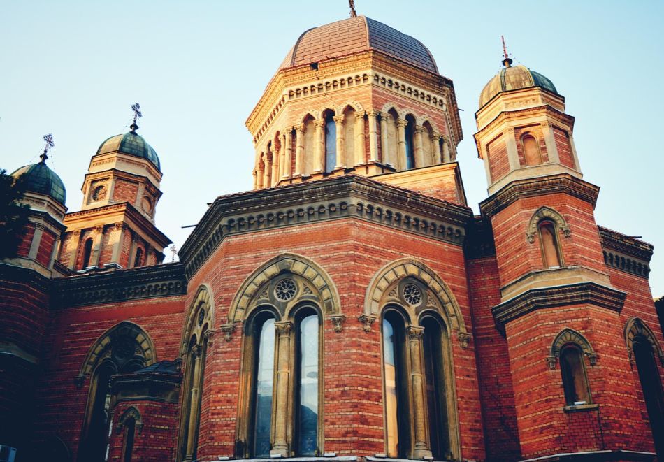 Посетете великденския базар в Крайова, Румъния: Транспорт от София + 1 нощувка на човек със закуска, снимка 2