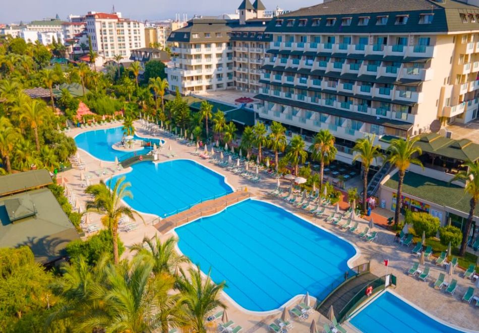 Ранни записвания на първа линия в Алания, Турция: Чартърен полет от София + 7 нощувки на човек на база Ultra All Inclusive + басейни и водни пързалки в MC Arancia Resort Hotel 5*, снимка 3