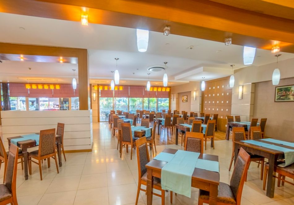 Ранни записвания на първа линия в Алания, Турция: Чартърен полет от София + 7 нощувки на човек на база Ultra All Inclusive + басейни и водни пързалки в MC Arancia Resort Hotel 5*, снимка 12