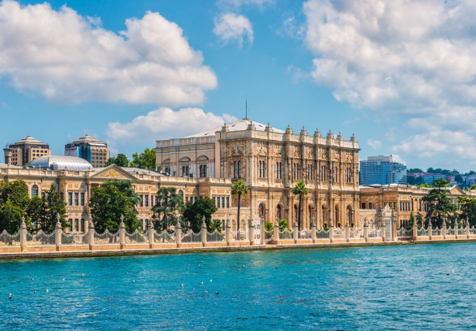 Екскурзия до мегаполиса Истанбул, Турция! Автобусен транспорт, 2 нощувки със закуски на човек + БОНУС 2 екскурзии, снимка 2