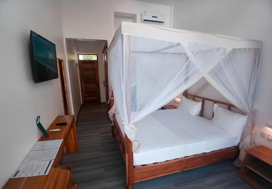 На първа линия в AHG SUN BAY MLILILE BEACH HOTEL 4*, Занзибар: Самолетен билет от София + 7 нощувки на човек на база All Inclusive, снимка 10