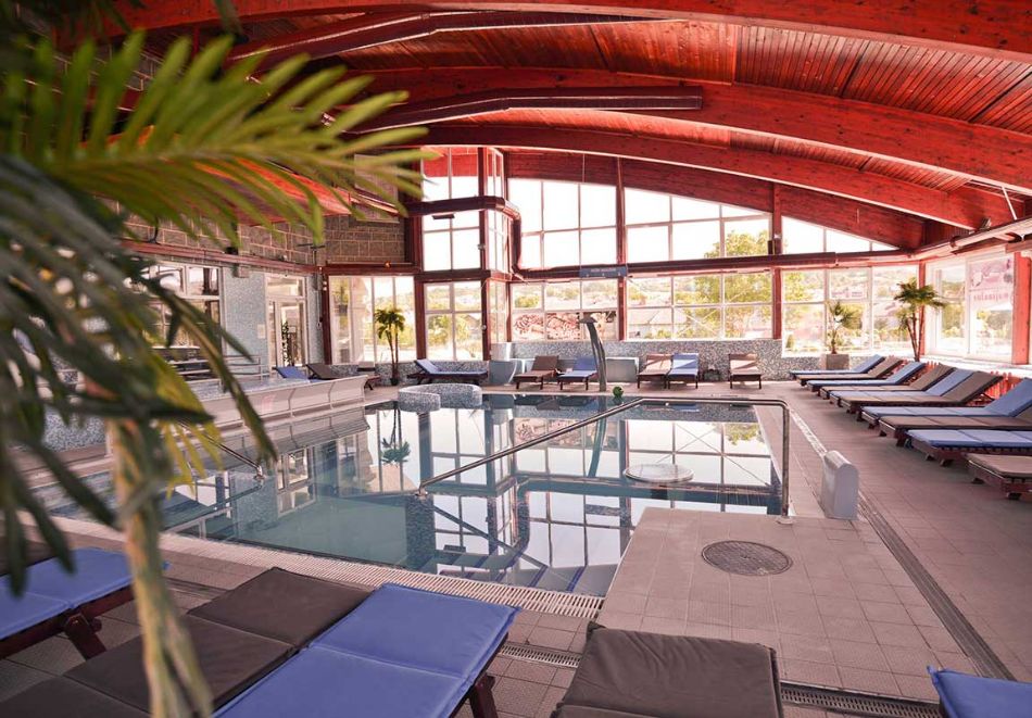 Свети Валентин в Сокобаня, Сърбия! 1 нощувка на човек със закуска и празнична вечеря с жива музика и неограничено количество напитки, снимка 4