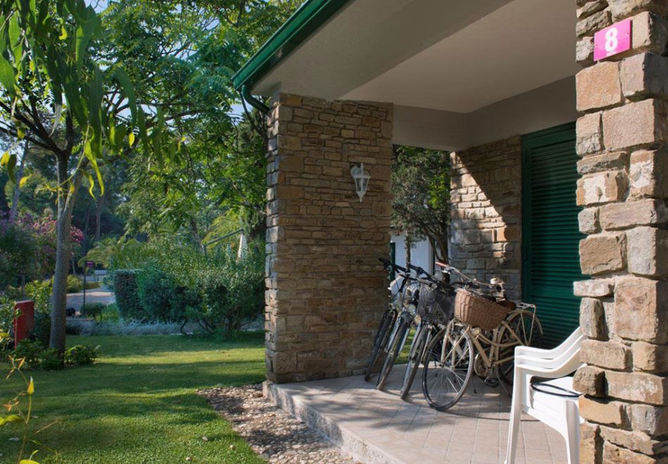 Ранни записвания на метри от плажа в Кампания, Италия: Полет от София + 7 нощувки на човек със закуски и вечери в хотел La Serra Italy Village Beach Resort 4* + басейн, чадър и шезлонг на плажа, снимка 6