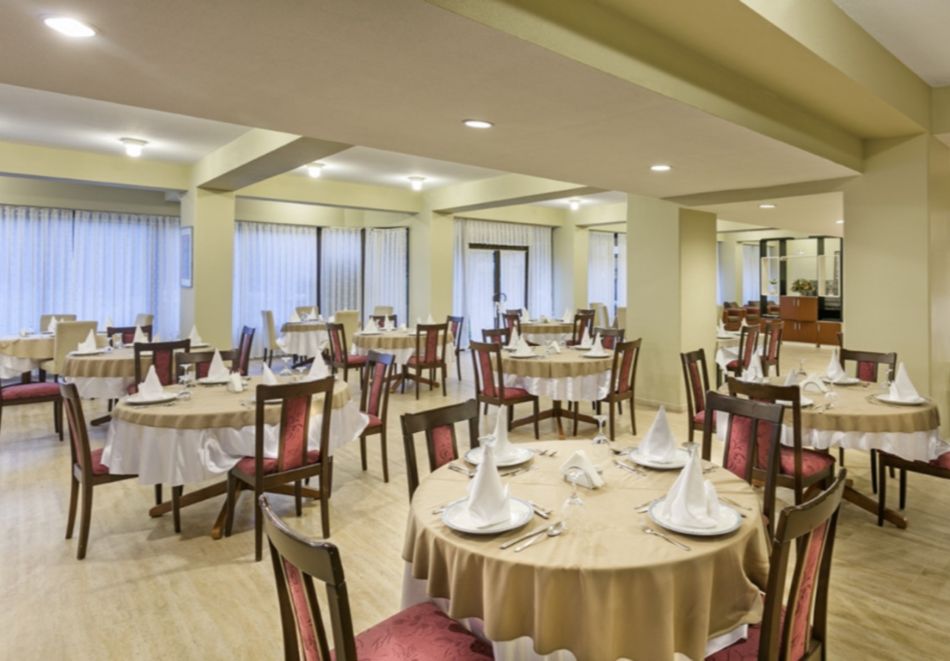 На първа линия в Алания, Турция: Автобусен транспорт + 7 нощувки на човек на база Ultra Аll Inclusive + басейни в OZKAYMAK INCEKUM RESORT 5*. Дете до 11.99г. безплатно!, снимка 8