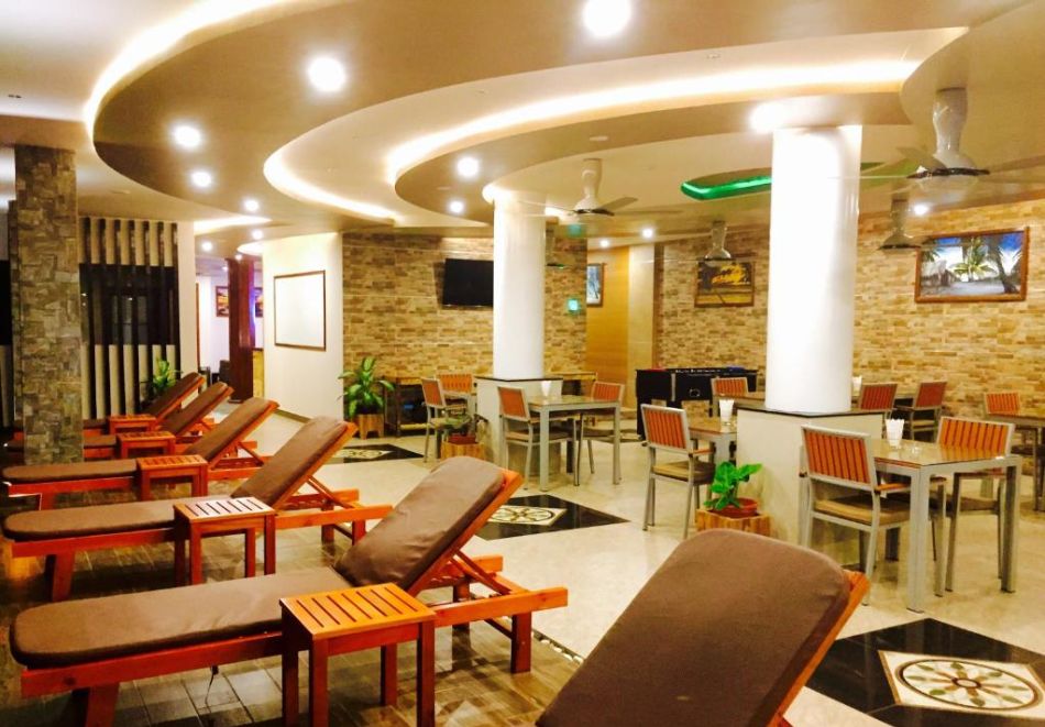 Почивка на Малдивите: Полет от София + 7 нощувки на човек със закуски и вечери в Triton Beach hotel 4*+ екскурзия с шнорхелинг и нощен риболов, снимка 4