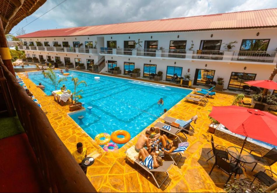 За деня на влюбените: екзотична почивка в Занзибар, Танзания с полет от София + 7 нощувки на човек със закуски в Canary Golden Hotel 4*, снимка 2