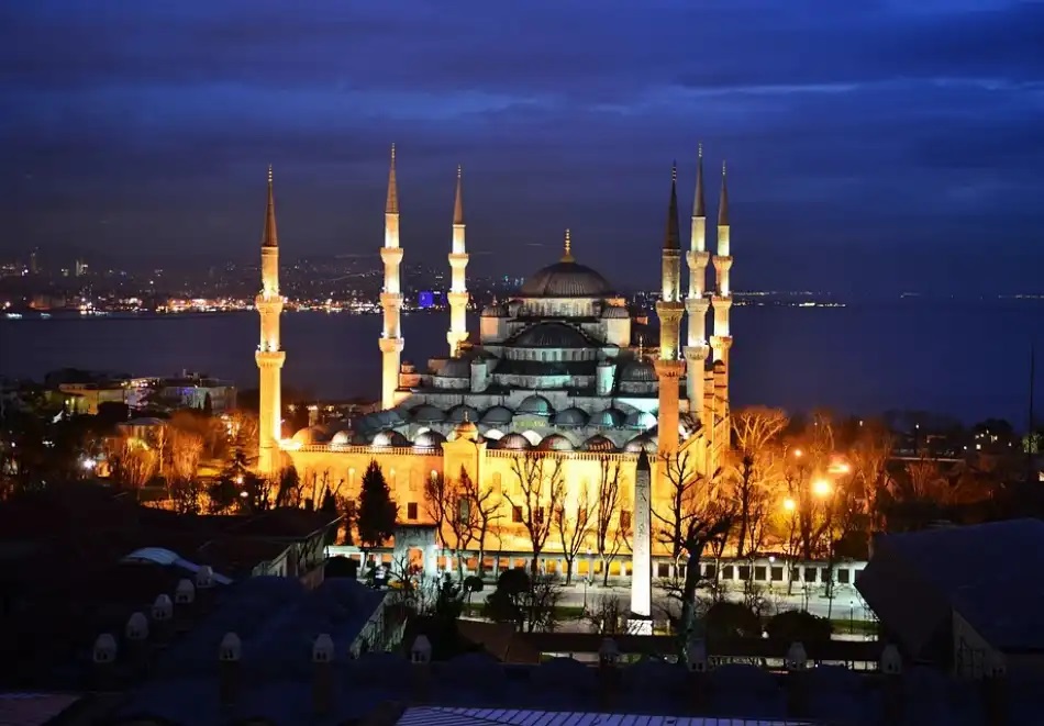 Фестивал на лалето в Истанбул, Турция: Транспорт + 2 нощувки на човек със закуски в хотел по избор от ТА Йонека Турс, снимка 3