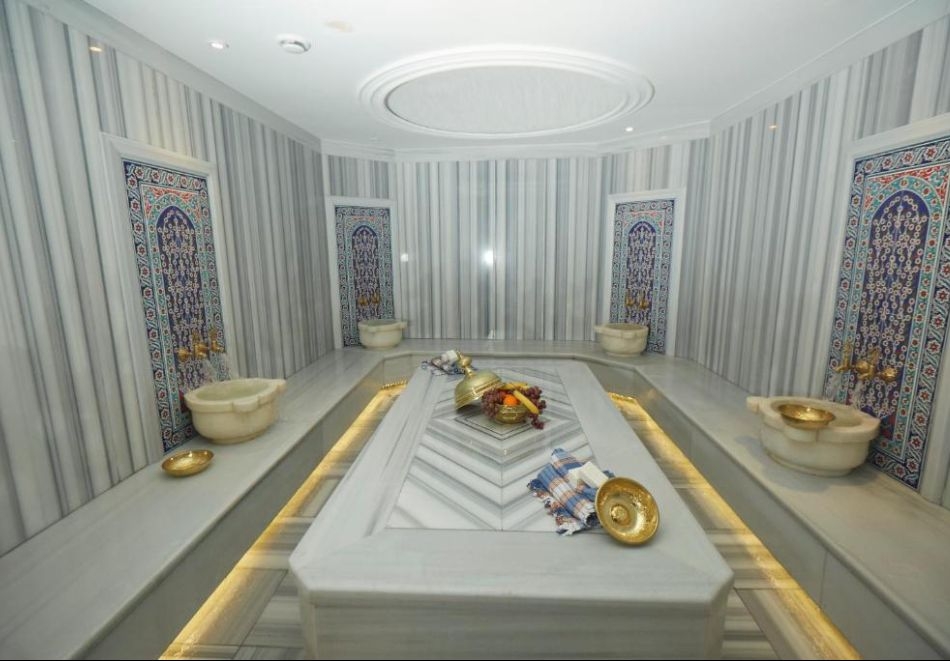 Фестивал на лалето в Истанбул, Турция: Автобусен транспорт + 3 нощувки на човек със закуски + бонус посещение на парк Емирган, снимка 5