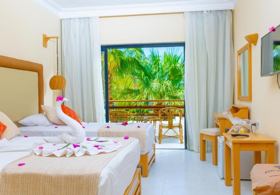 На първа линия в Хургада, Египет: Полет от София + 7 All Inclusive нощувки на човек в GRAND HOTEL, снимка 4