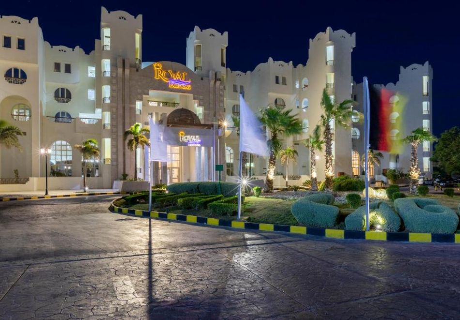 На първа линия в Хургада, Египет: Полет от София + 7 All Inclusive нощувки на човек в ROYAL LAGOONS RESORT & AQUAPARK 5*, снимка 11