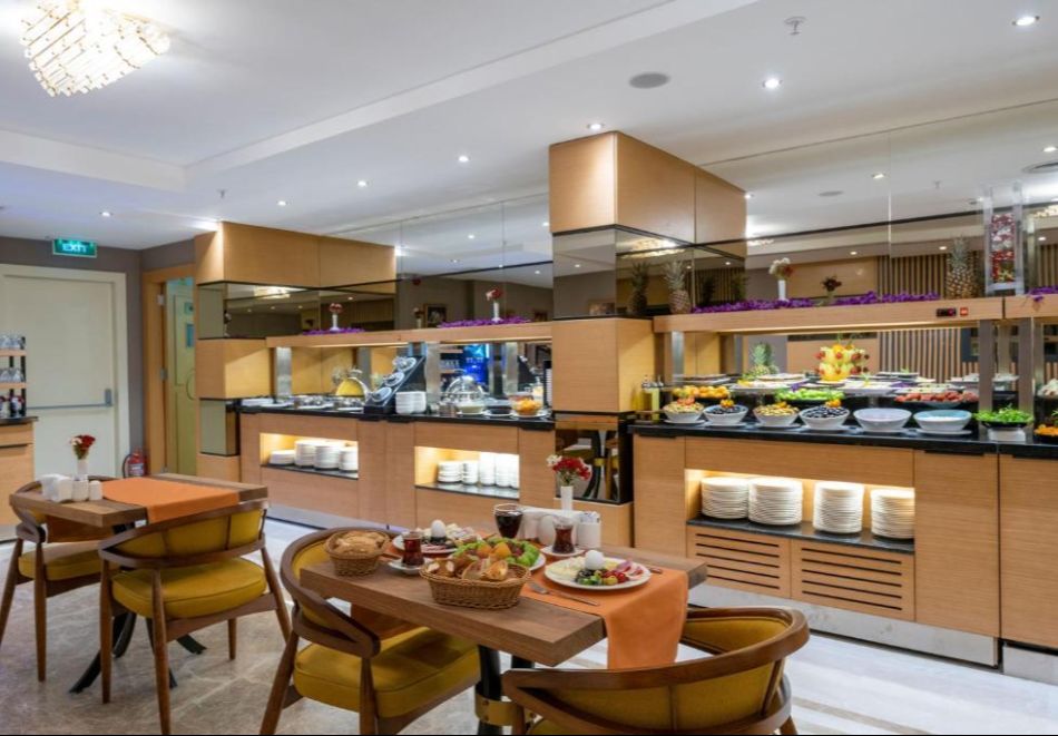 Екскурзия за 8-ми март до Истанбул: Транспорт от София + 2 нощувки на човек със закуски в хотел Freya 4* с възможност за празнична вечеря с гост изпълнител Наташа Джорджевич + басейн и релакс зона от ТА Йонека Турс, снимка 3