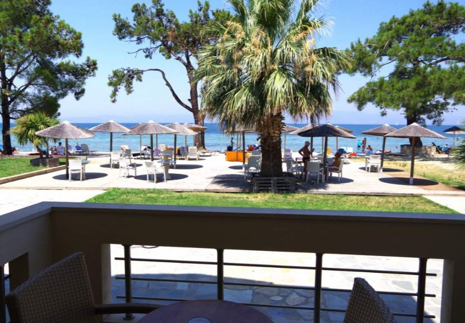 Великден на остров Тасос, Гърция: 3 нощувки на човек със закуски, 2 вечери и празничен обяд с традиционна гръцка програма + басейн в хотел Rachoni Bay 3* от ТА Йонека Турс. С възможност за транспорт от София или Варна!, снимка 4