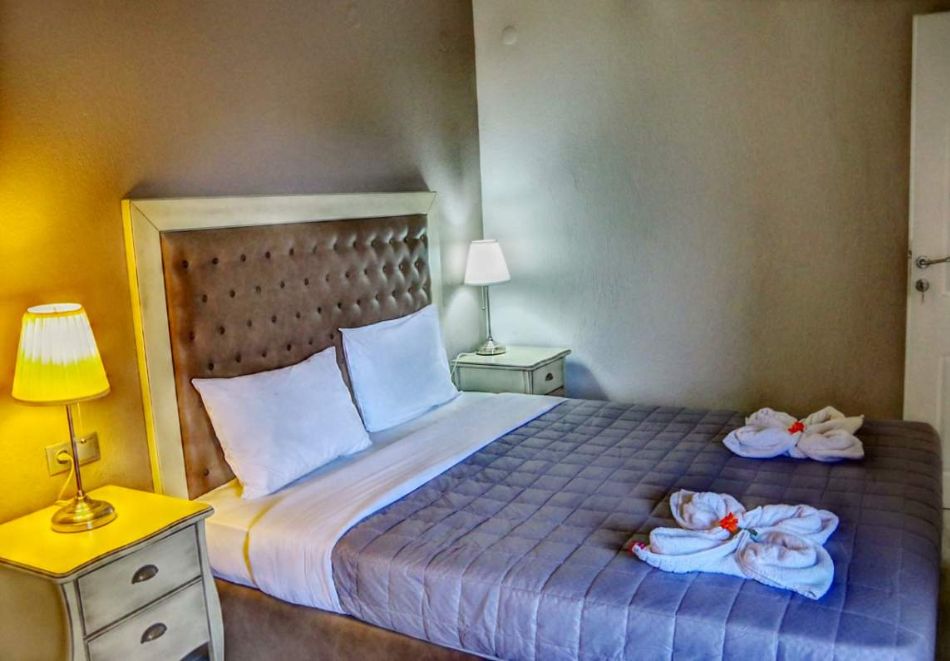 Великден на остров Тасос, Гърция: 3 нощувки на човек със закуски, 2 вечери и празничен обяд с традиционна гръцка програма + басейн в хотел Rachoni Bay 3* от ТА Йонека Турс. С възможност за транспорт от София или Варна!, снимка 5