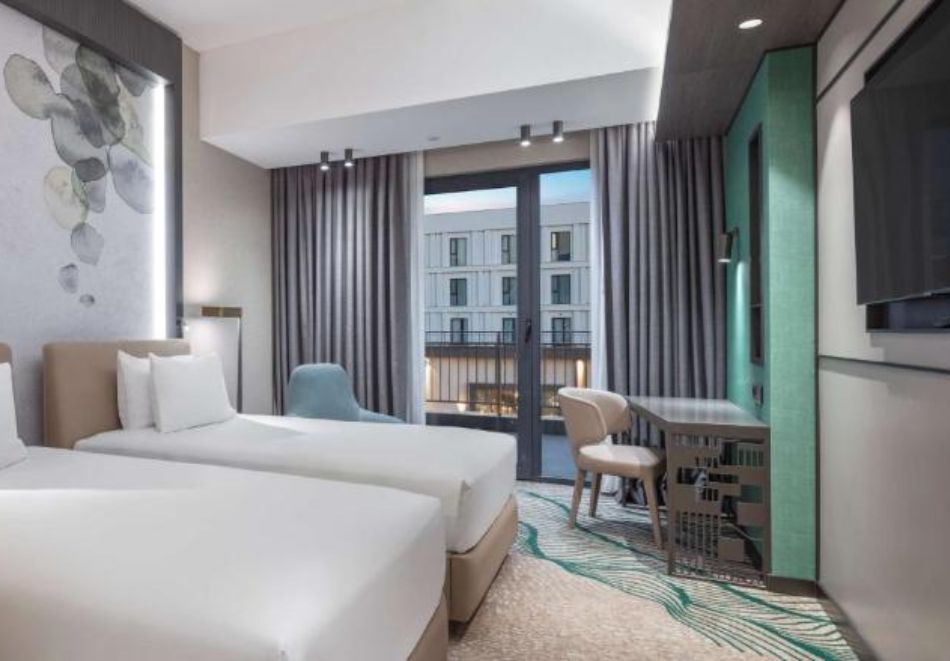 Великден в Чанаккале, Турция: 3 нощувки на човек със закуски и празничен обяд с DJ + басейн и релакс зона в хотел Hilton 5* от ТА Йонека Турс. С възможност за транспорт от Варна или София, снимка 8