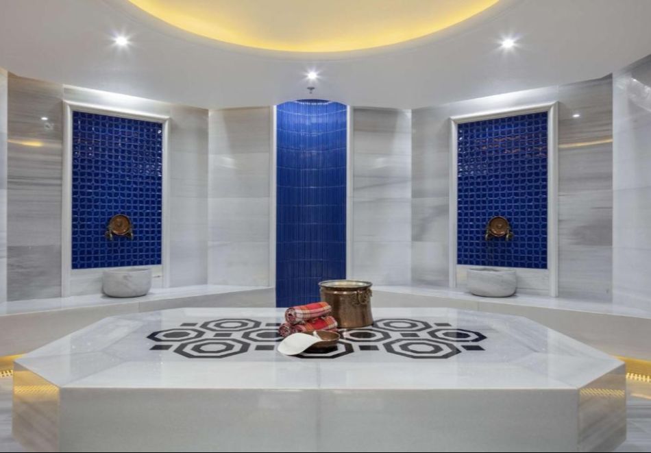 Великден в Чанаккале, Турция: 3 нощувки на човек със закуски и празничен обяд с DJ + басейн и релакс зона в хотел Hilton 5* от ТА Йонека Турс. С възможност за транспорт от Варна или София, снимка 10