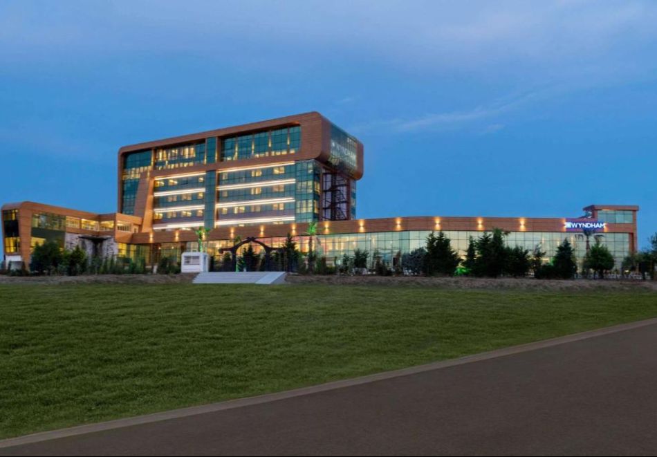 8-ми март в Черкезкьой, Турция: Транспорт + нощувка на човек със закуска и празнична вечеря с DJ + релакс зона в хотел Wyndham Cerkezkoy 5* + шопинг в Чорлу и Люлебургаз от Ню Сън Травел. Тръгване от Варна, Слънчев бряг и Бургас, снимка 6