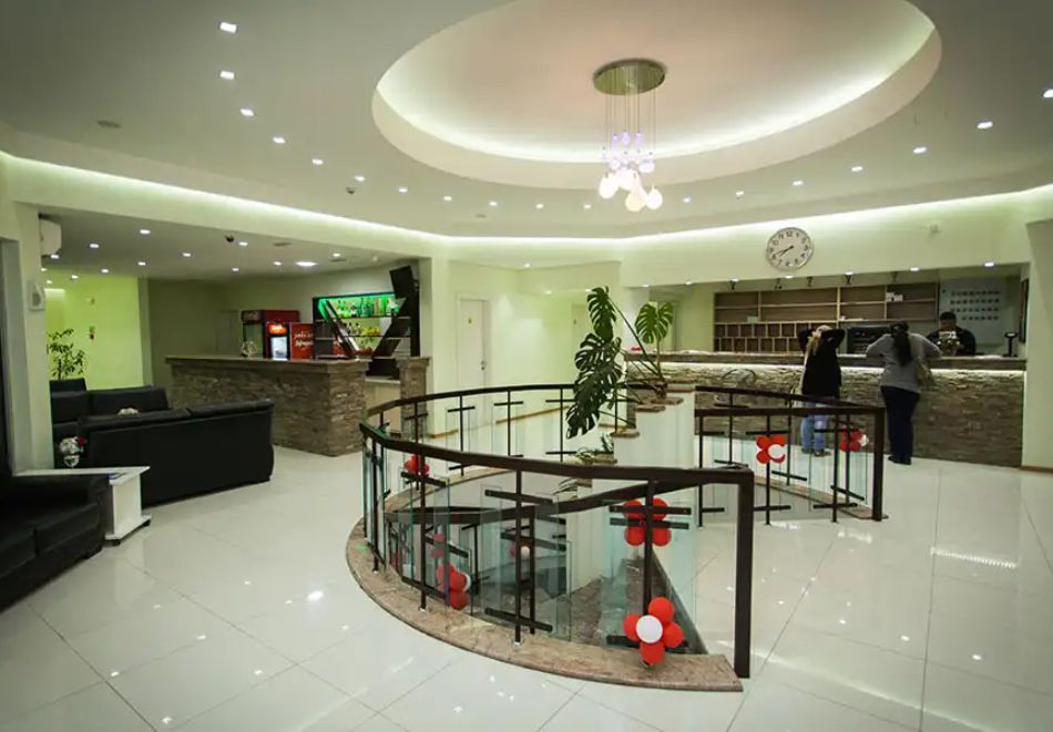 Почивка на първа линия в Дуръс, Албания: Транспорт + 7 нощувки на човек със закуски и вечери в хотел Kamomil, снимка 13