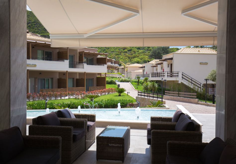 На първа линия на о. Тасос, Гърция: Нощувка на човек със закуска и вечеря + басейн, чадър и шезлонг на плажа в Thassos Grand Resort 5*. Дете до 6г. БЕЗПЛАТНО!, снимка 19