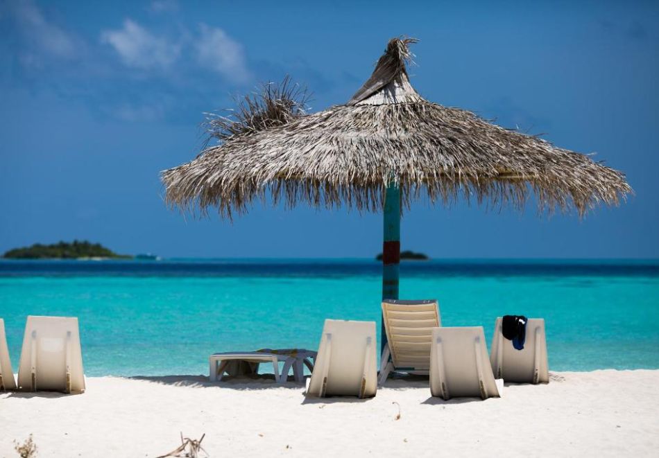 Почивка на Малдивите: Полет от София + 5 нощувки на човек със закуски и вечери в ARENA BEACH HOTEL 4* + екскурзия с шнорхелинг и нощен риболов, снимка 13